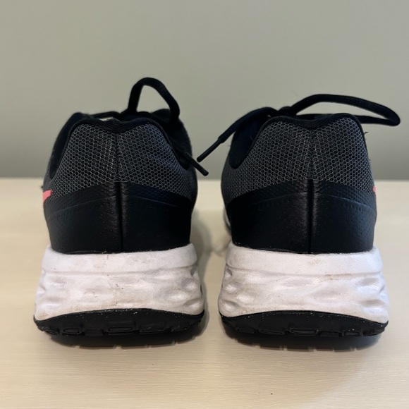 Nike Revolution 6 Next Nature Black Hyper Pink Shoes Running Walking Sports Sz 9 - Picture 5 of 9